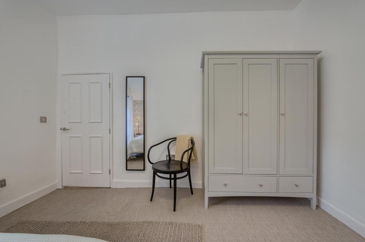 Beautiful Apartment On The Historic Rows Chester Kültér fotó