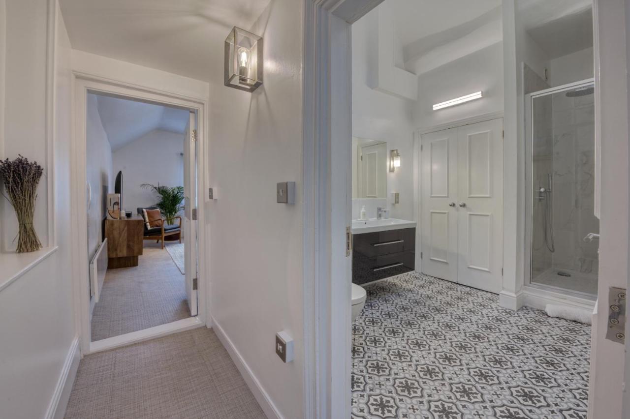 Beautiful Apartment On The Historic Rows Chester Kültér fotó