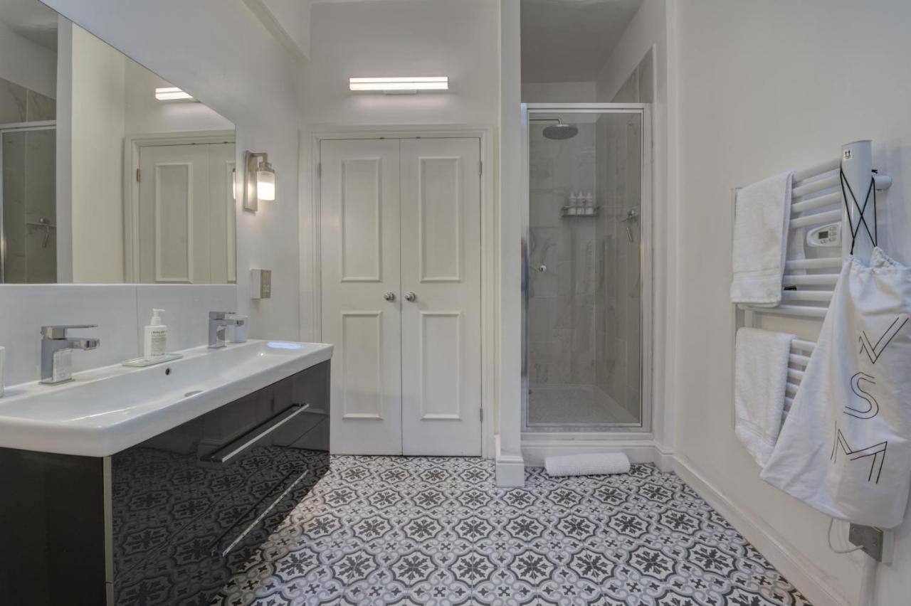 Beautiful Apartment On The Historic Rows Chester Kültér fotó
